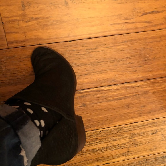 Baley Ankle Bootie gently used, by Lucky Brand - Picture 7 of 7